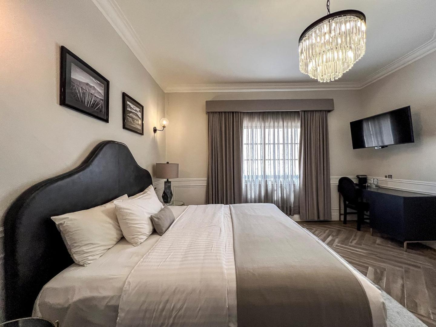 Hotel Mansion E Borbon Леон Екстериор снимка