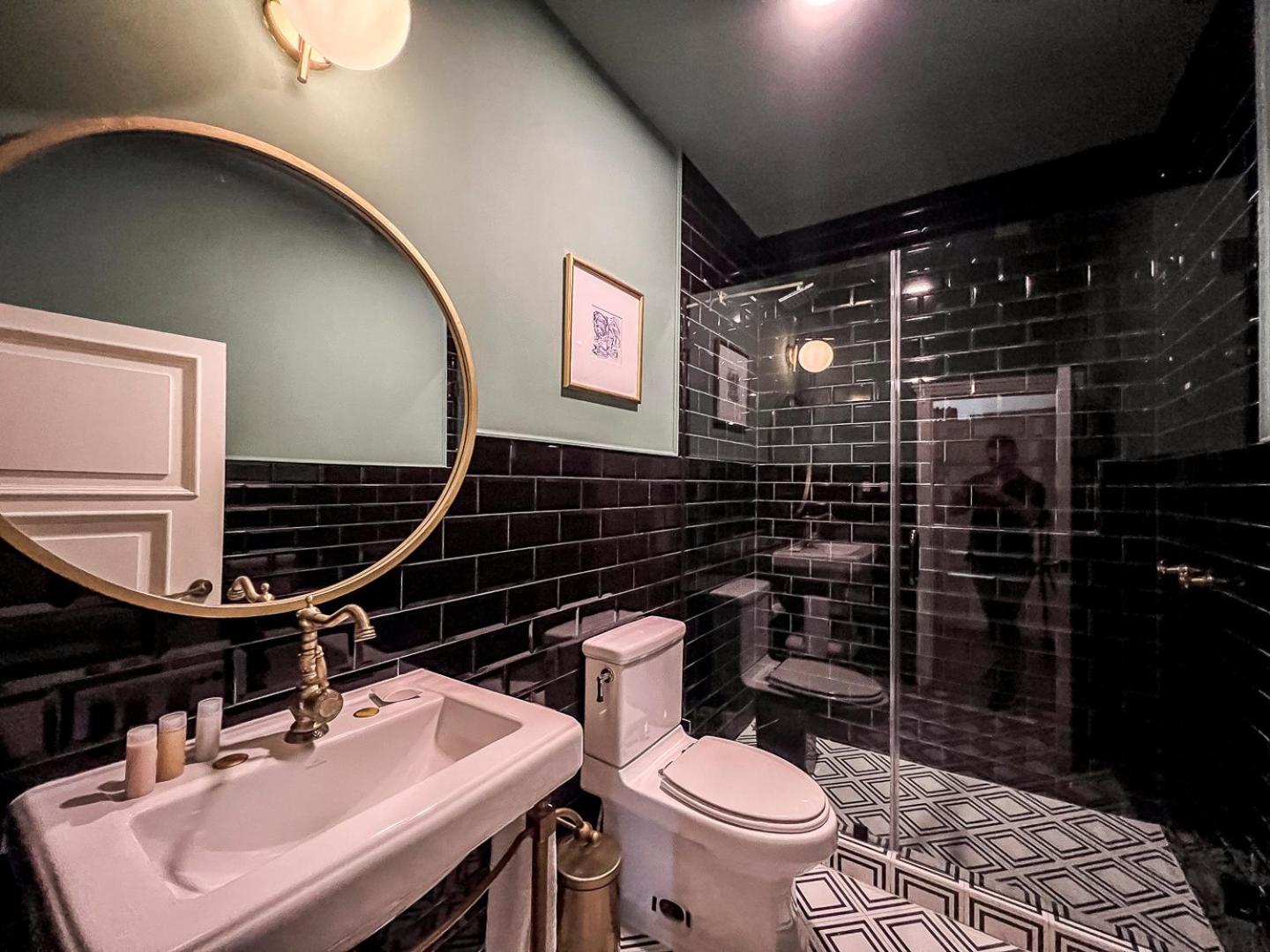 Hotel Mansion E Borbon Леон Екстериор снимка