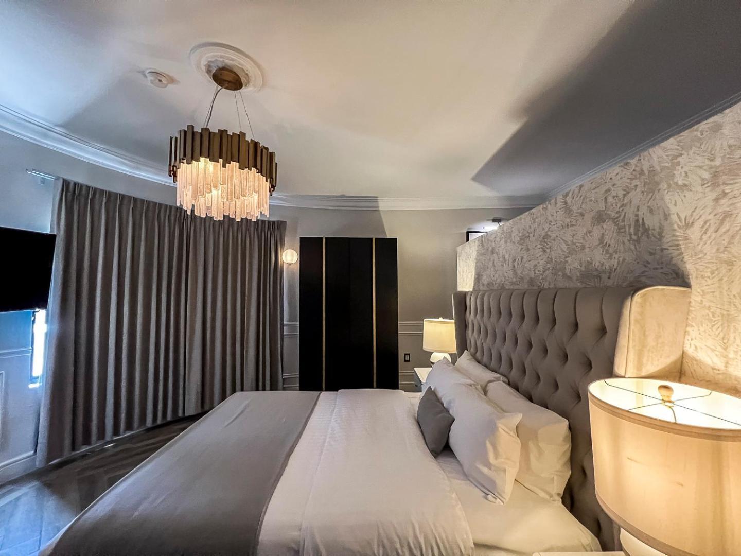 Hotel Mansion E Borbon Леон Екстериор снимка
